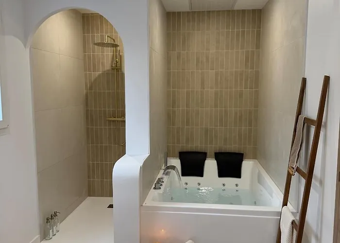 빌라 Jolie Avec Bain Balneotherapie Colombiers (Vienne)